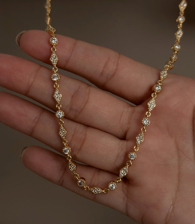 Cadena Olivia