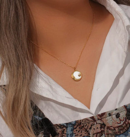 Collar Levana
