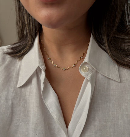 Wavy Dot Necklace