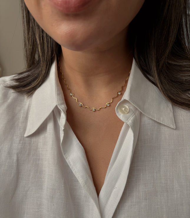 Wavy Dot Necklace