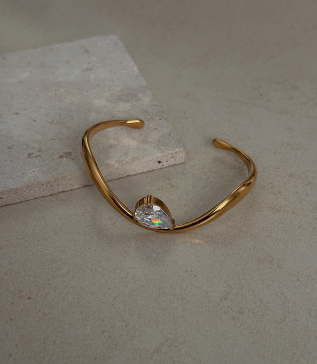 Nahomi Bangle