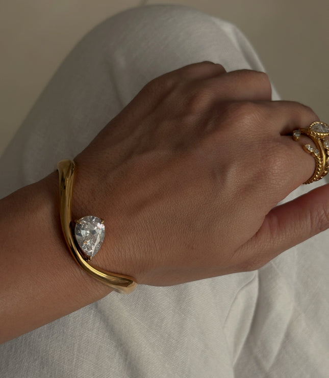 Nahomi Bangle
