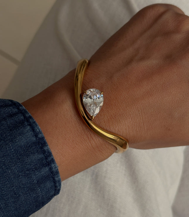 Nahomi Bangle
