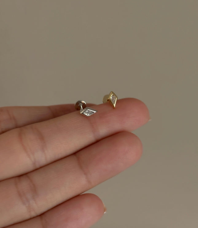 Diamond flat piercing