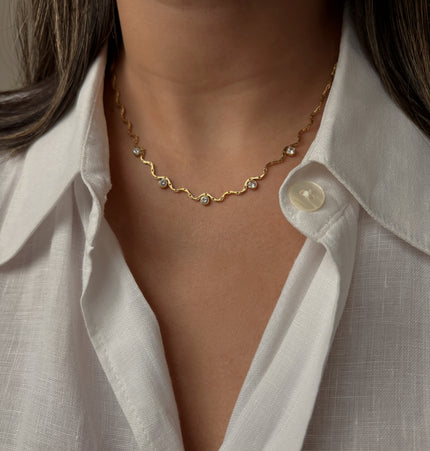 Wavy Dot Necklace
