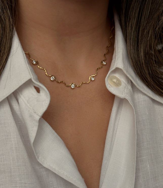 Wavy Dot Necklace