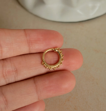 Piercing Samantha Gold