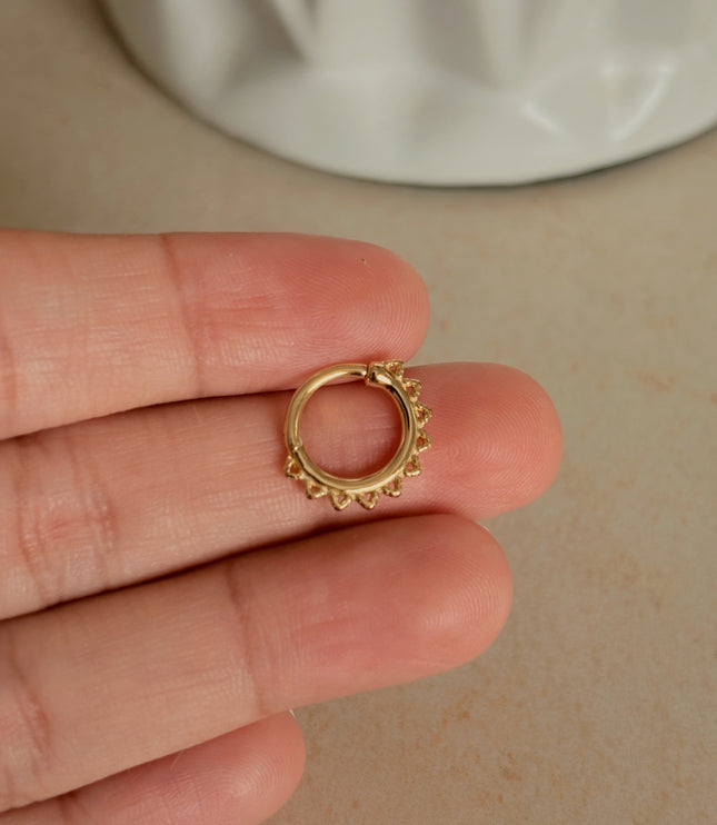 Piercing Samantha Gold