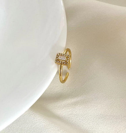 Ava Ring