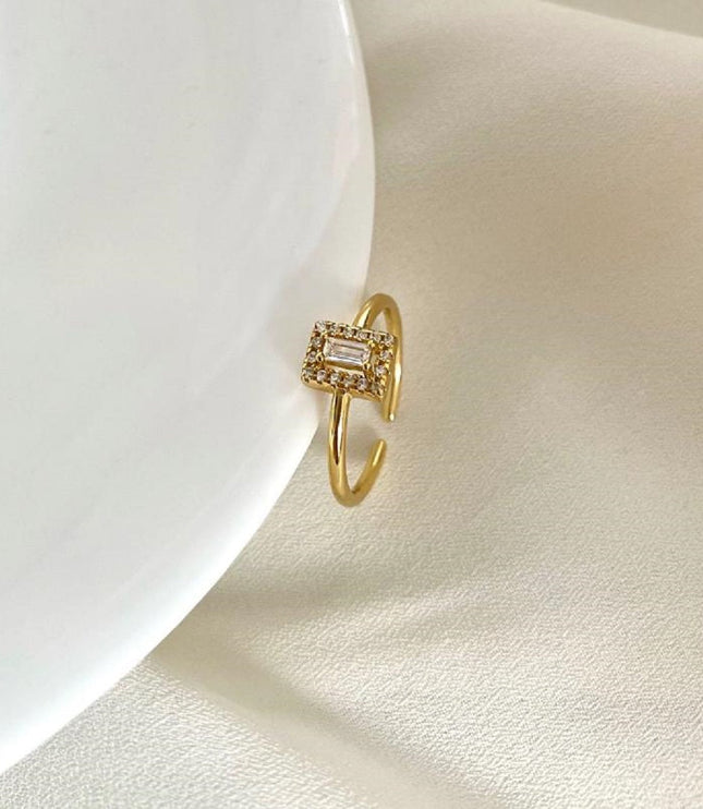 Ava Ring