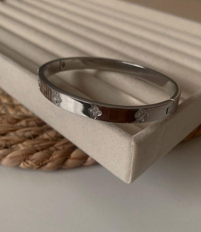 Dalia Bangle