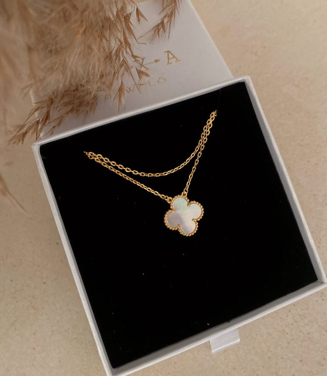 Clover Necklace Gold